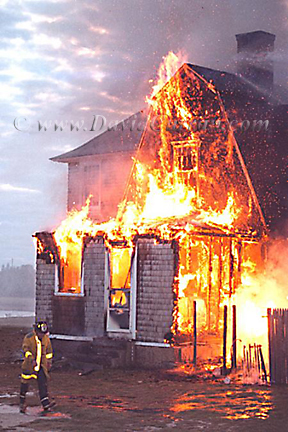 Fire941127104.jpg